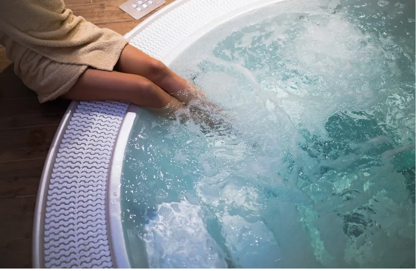 Spa - Moment de détente avec jacuzzi et sauna